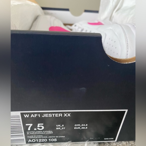 Limited edition AF1 in hot pink - Picture 4 of 4